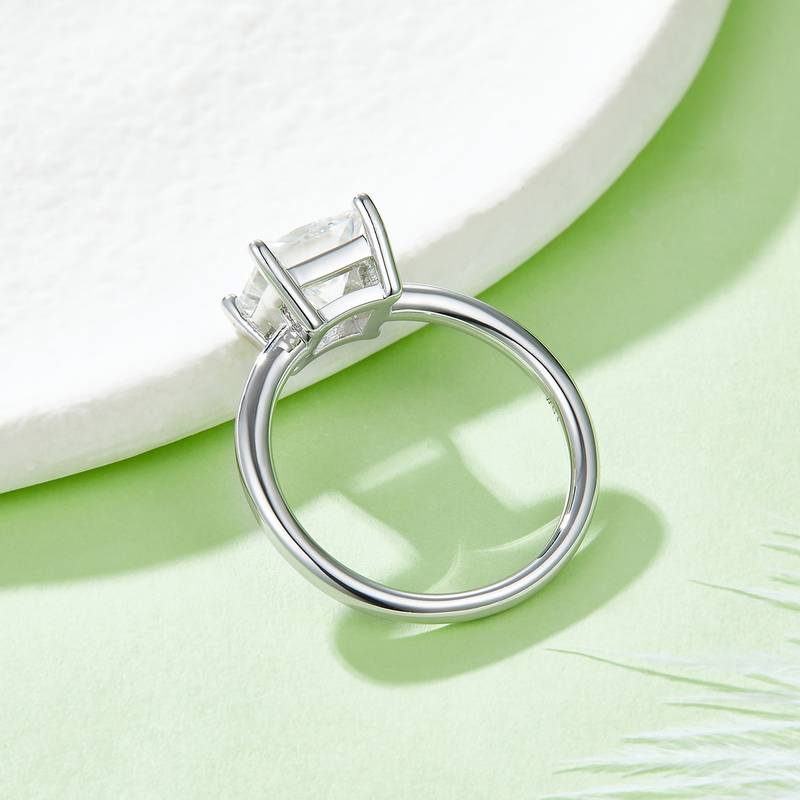 Classic正方形S925银镀白金MoissaniteWomen's Ring2.0ctD级